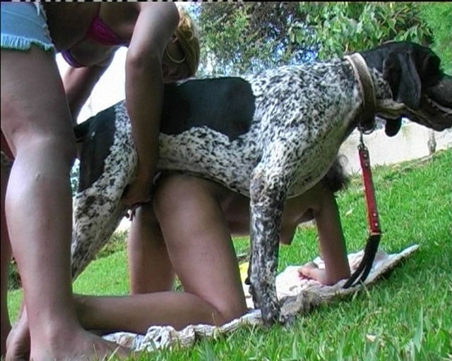 pénétrée par son chien